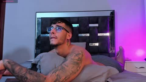   INDEPENDENT MODEL online show from 03.05.25