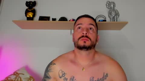 Snapshot of camilo_restrepo21 chatting on 09.15.25 camilo_restrepo21 online show from 09.15.25