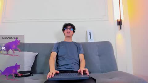 Snapshot of camilo_stark chatting on 02.10.26 Camilo online show from 02.10.26