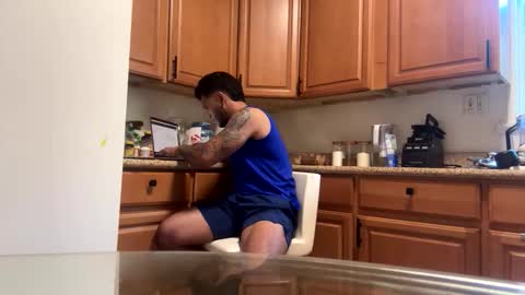 Snapshot of camilooo_cb chatting on 10.29.25 camilooo_cb online show from 10.29.25