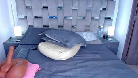 Camila online show from 10.11.25