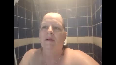Snapshot of canadianqueen1973 chatting on 06.01.26 canadianqueen1973 online show from 06.01.26