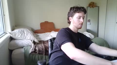 Snapshot of canadianstud18 chatting on 02.13.25 Devon online show from 02.13.25