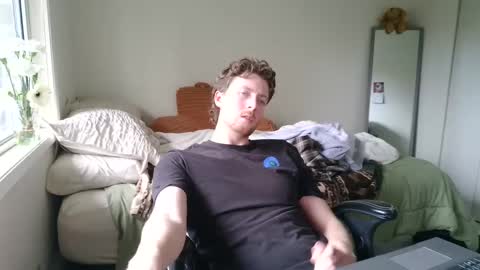 Snapshot of canadianstud18 chatting on 02.13.25 Devon online show from 02.13.25