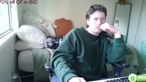 Snapshot of canadianstud18 chatting on 02.15.25 Devon online show from 02.15.25