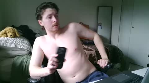 Snapshot of canadianstud18 chatting on 02.19.25 Devon online show from 02.19.25