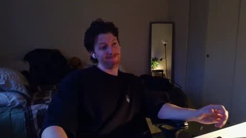 Snapshot of canadianstud18 chatting on 02.28.25 Devon online show from 02.28.25