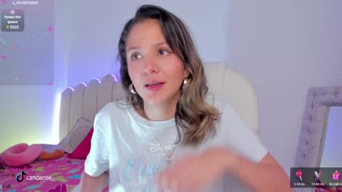 Snapshot of candase_ chatting on 12.14.24 Candase online show from 12.14.24