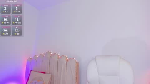 Snapshot of candase_ chatting on 01.08.25 Candase online show from 01.08.25