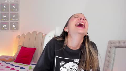 Snapshot of candase_ chatting on 01.15.25 Candase online show from 01.15.25