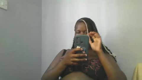 Snapshot of candie_love chatting on 03.05.25 Spencer online show from 03.05.25