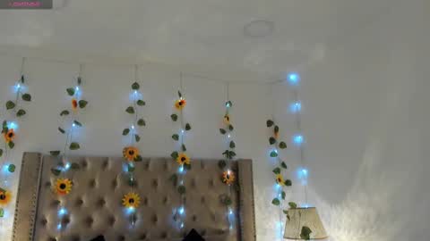 Candie  online show from 09.16.25