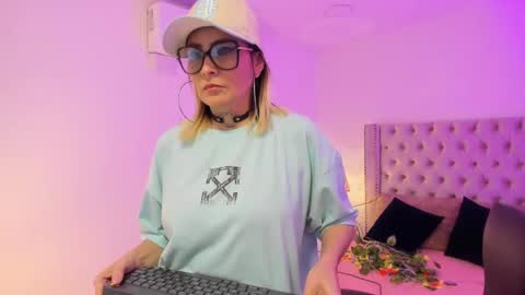 Candie  online show from 10.13.25