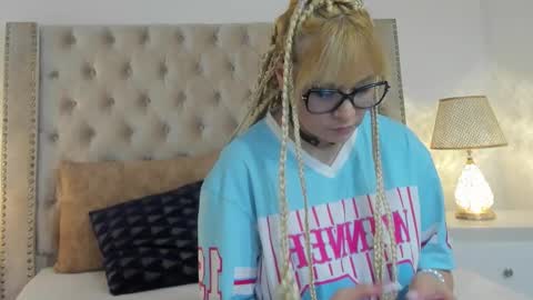 Candie  online show from 12.01.25