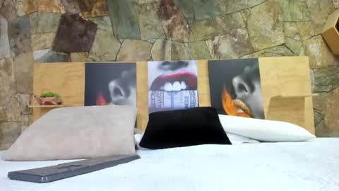 Snapshot of candy_feett chatting on 09.17.25 Jolie online show from 09.17.25