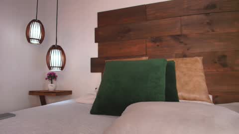 Snapshot of candy_feett chatting on 10.17.25 Jolie online show from 10.17.25