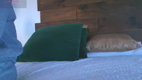 Snapshot of candy_feett chatting on 10.27.25 Jolie online show from 10.27.25