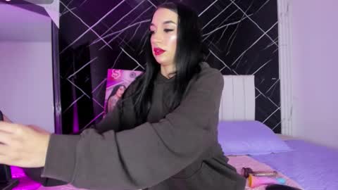 Leila  online show from 09.19.25