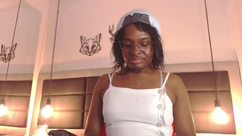 Snapshot of candy_lovee6 chatting on 09.26.25 CANDY LOVE  DANNA online show from 09.26.25