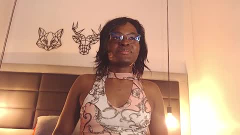 Snapshot of candy_lovee6 chatting on 10.06.25 CANDY LOVE  DANNA online show from 10.06.25