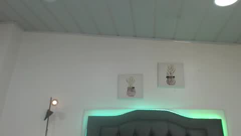 Snapshot of candy_lux_ chatting on 10.10.25 Candy online show from 10.10.25