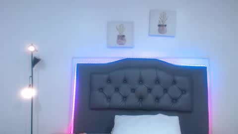 Snapshot of candy_lux_ chatting on 10.18.25 Candy online show from 10.18.25