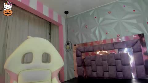 Snapshot of candy_morgan412 chatting on 10.26.25 Ania online show from 10.26.25