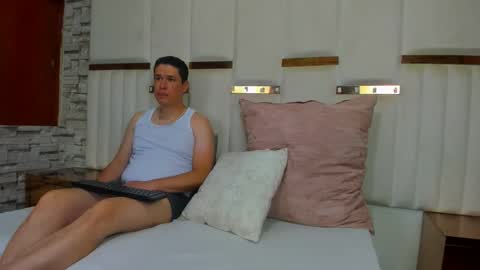 Snapshot of candyandsteven chatting on 10.19.25 candyandsteven online show from 10.19.25