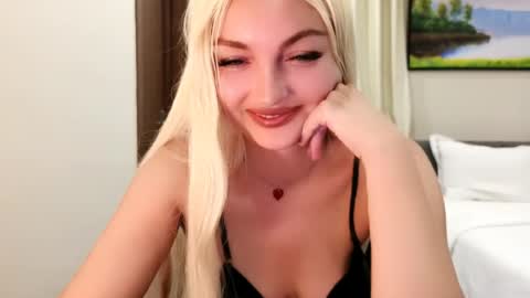Snapshot of candycathc chatting on 06.23.26 candycathc online show from 06.23.26