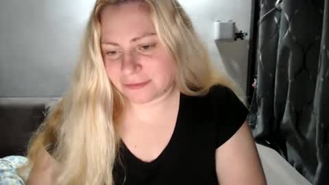 Laura online show from 01.08.25
