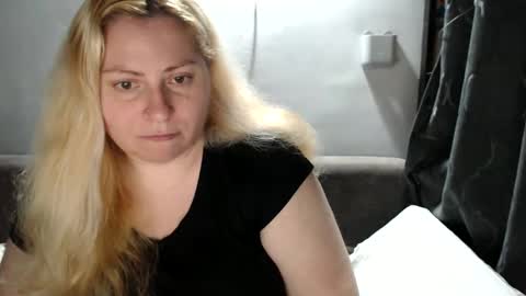 Laura online show from 01.08.25