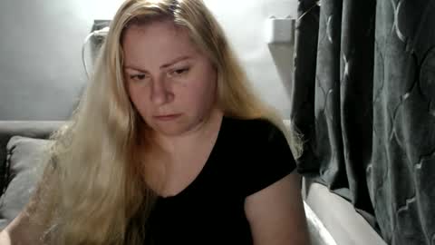 Laura online show from 01.09.25