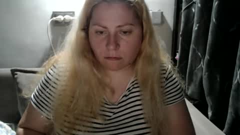 Laura online show from 01.12.25