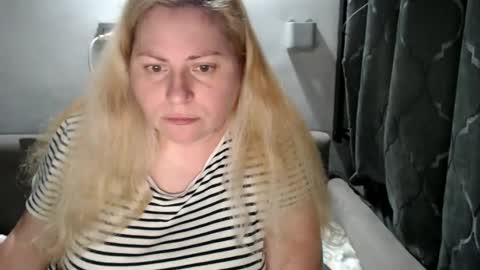 Laura online show from 01.12.25