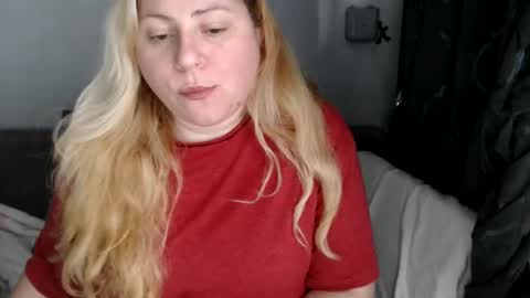Laura online show from 02.12.25