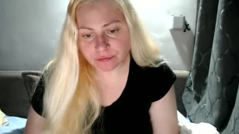 Laura online show from 03.12.25
