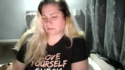 Laura online show from 10.14.25