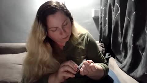 Laura online show from 03.04.26