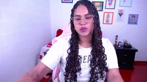 Snapshot of candyhot_sex chatting on 04.20.26 Karen online show from 04.20.26