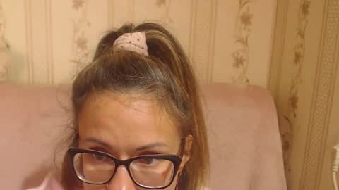 say meow and send tips  online show from 09.25.25