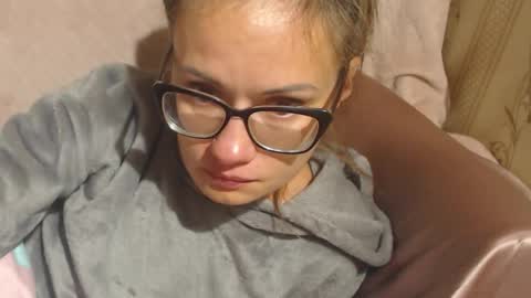 say meow and send tips  online show from 09.28.25