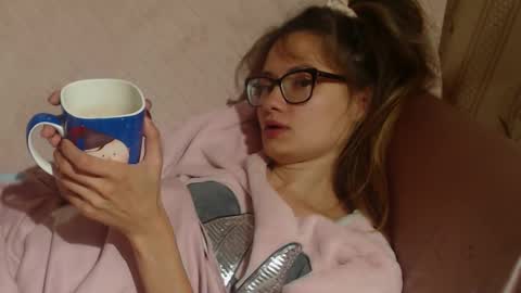 say meow and send tips  online show from 10.03.25