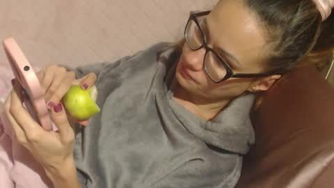 say meow and send tips  online show from 11.08.25