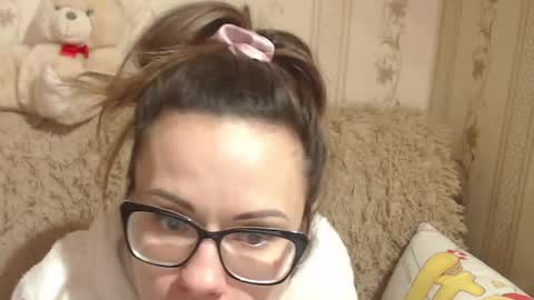 say meow and send tip  online show from 02.19.25