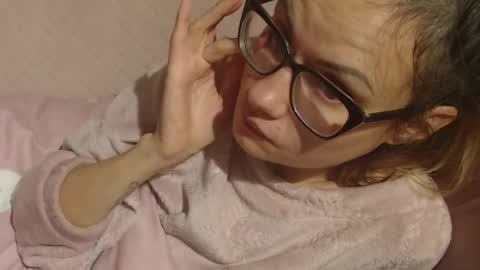 say meow and send tip  online show from 11.12.25