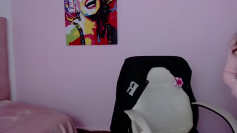 Snapshot of candyre chatting on 02.08.25 C A N D Y online show from 02.08.25