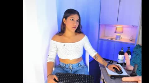 Snapshot of candyymaria chatting on 09.18.25  Dulce Maria  online show from 09.18.25