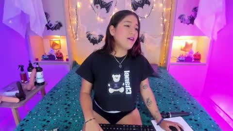 Snapshot of candyymaria chatting on 10.13.25  Dulce Maria  online show from 10.13.25