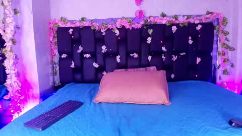 Aura  online show from 09.20.25