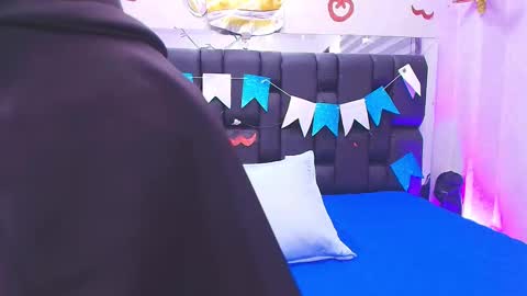 Aura  online show from 09.27.25